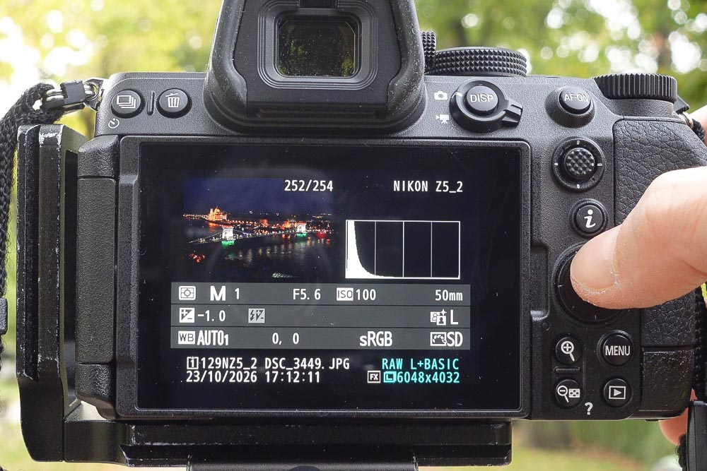 Nikon Z fényképezőgép visszajátszás hisztogram